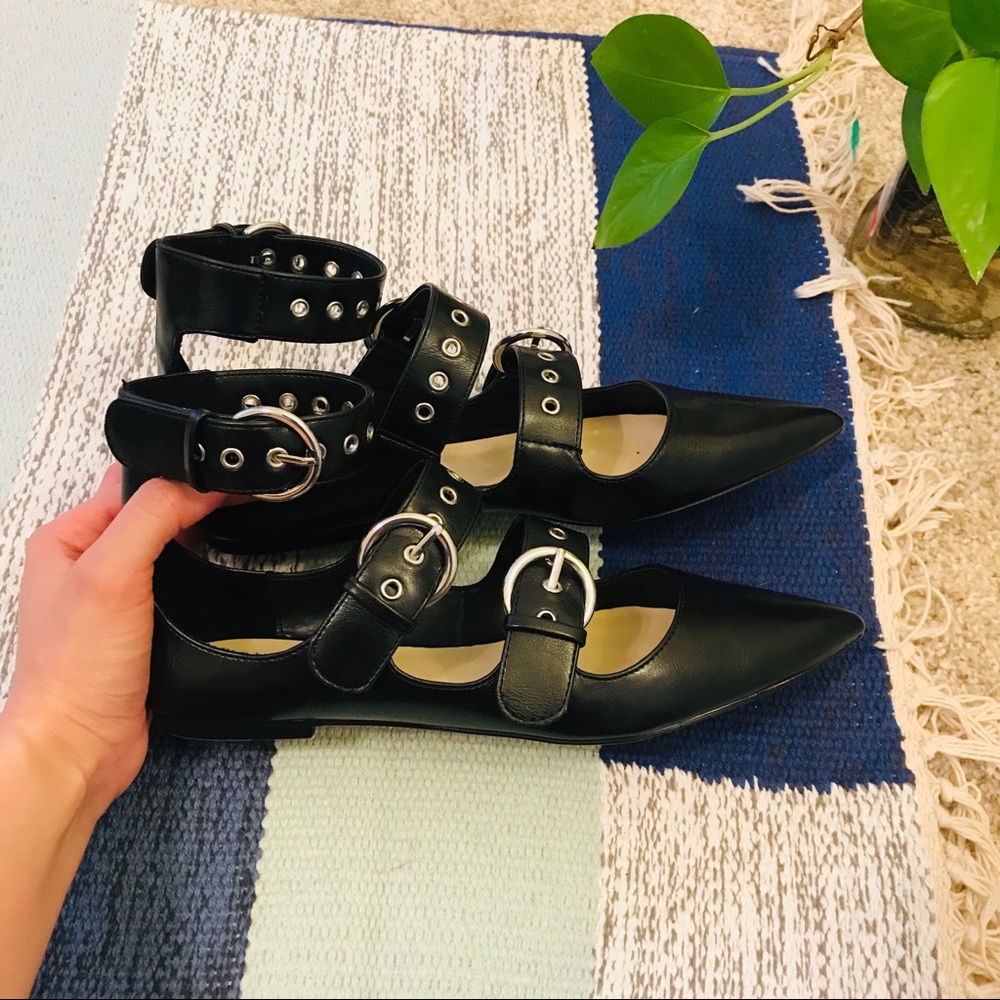 Buckled Flats || Zara